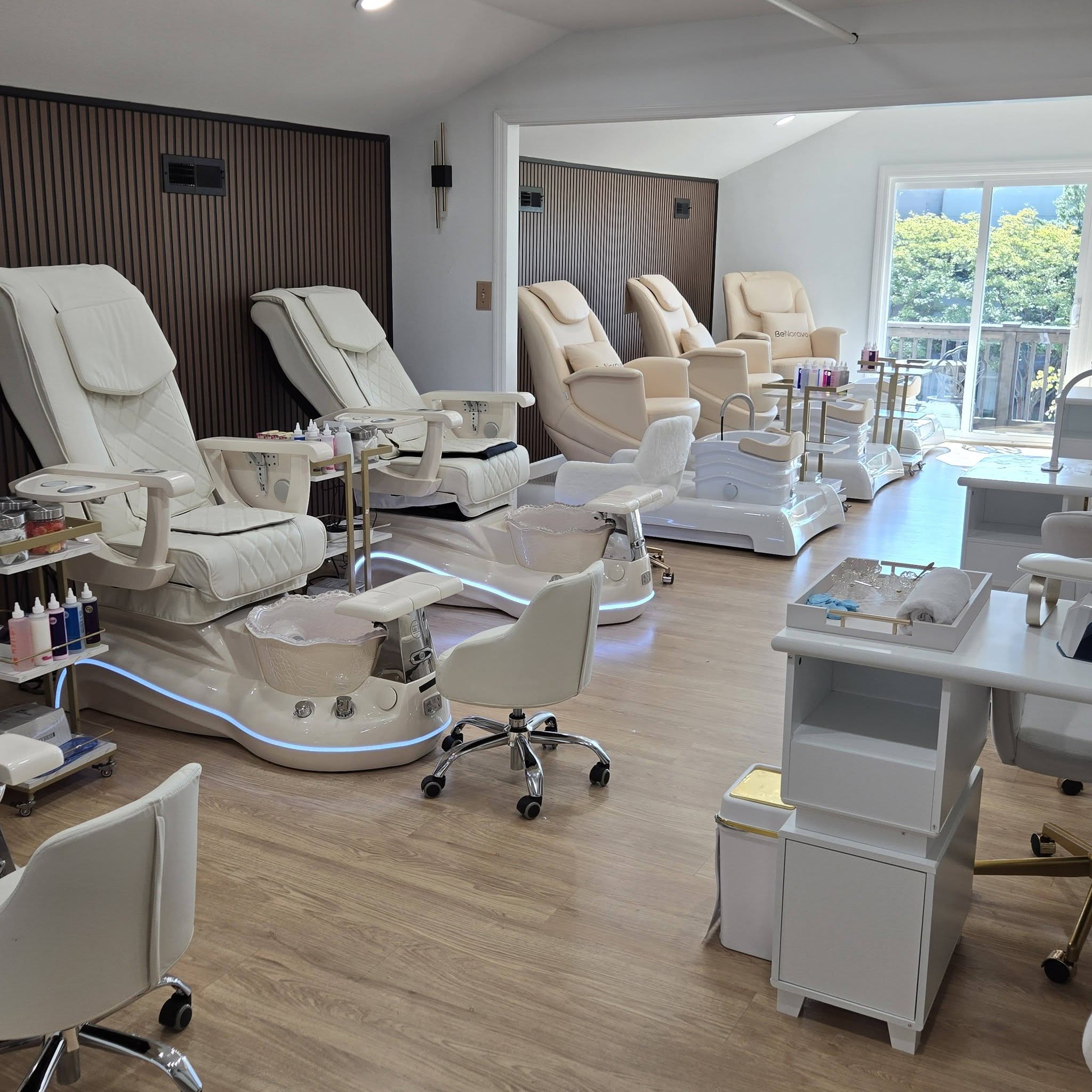 MANICURE